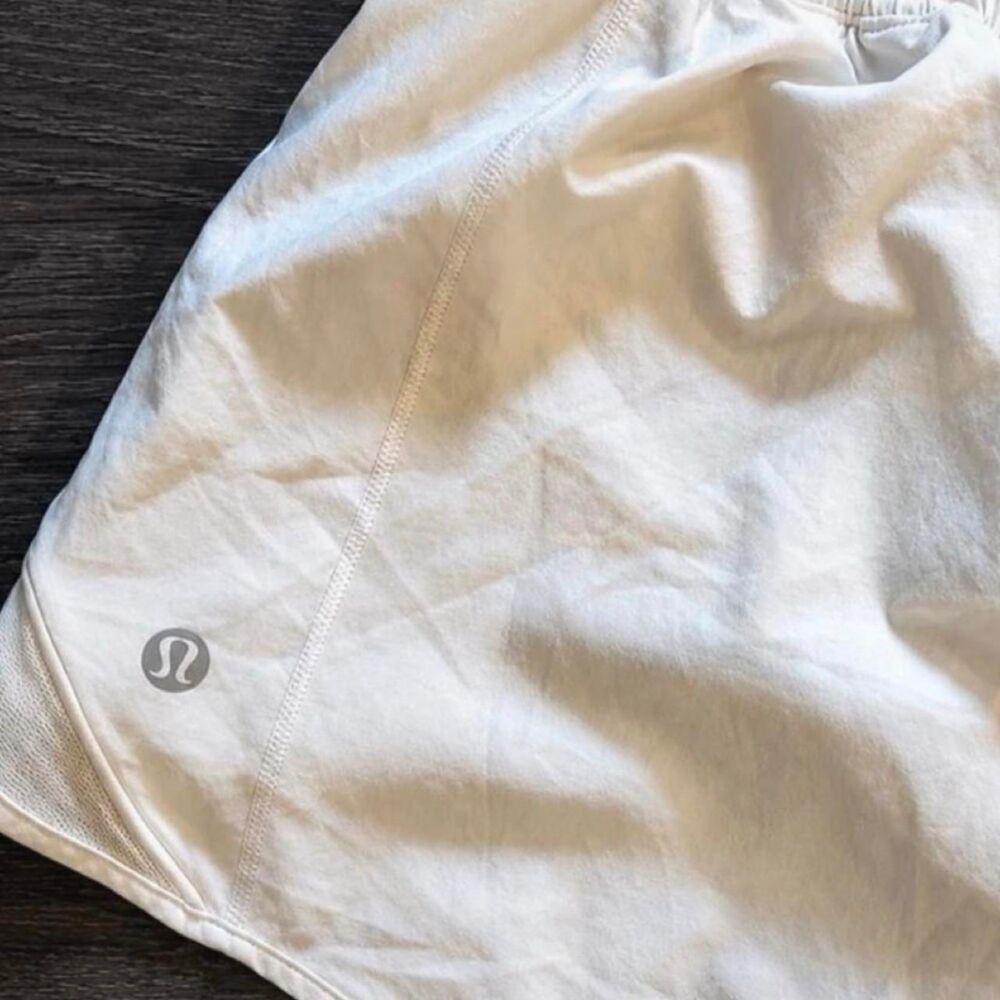 Lululemon White Hotty Hot Shorts - Size 4